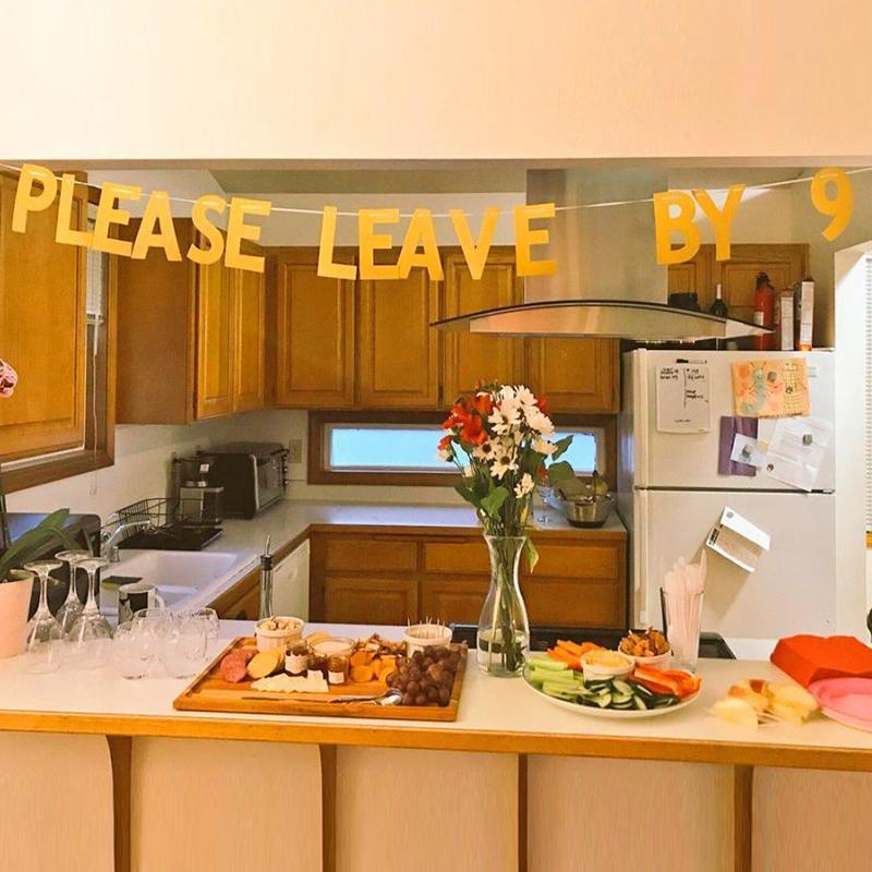 3 pieces Please Leave By 9 Party Banner - Image 3