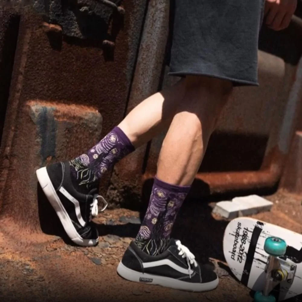 Classic Art Patterned Mid Socks - Image 8