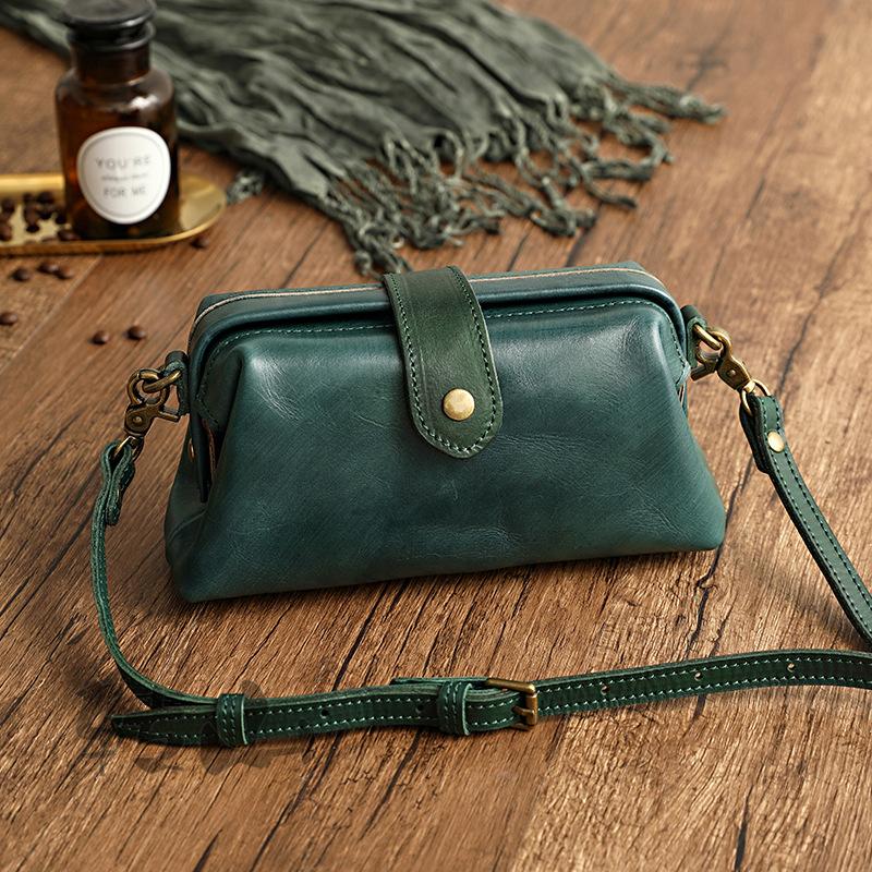 Lady's Retro Handmade Bag - Image 10