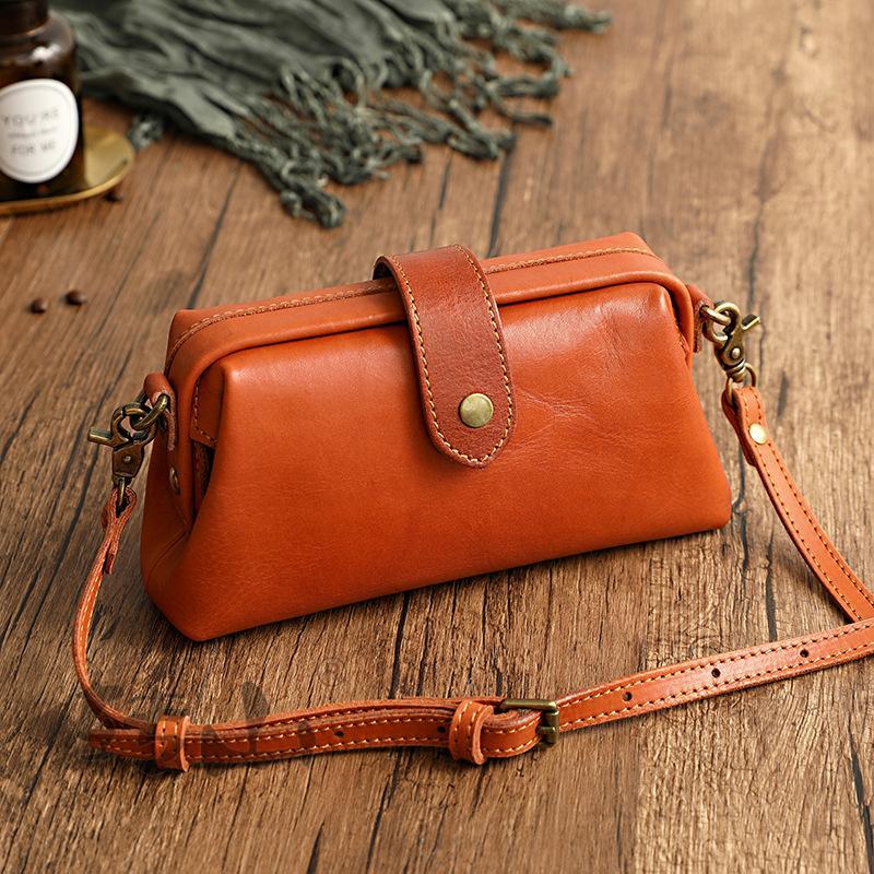 Lady's Retro Handmade Bag - Image 11