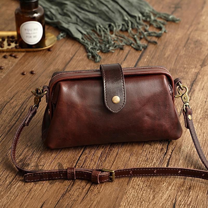 Lady's Retro Handmade Bag - Image 13