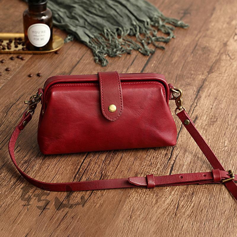 Lady's Retro Handmade Bag - Image 14