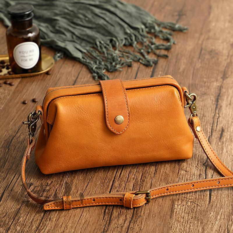 Lady's Retro Handmade Bag - Image 15