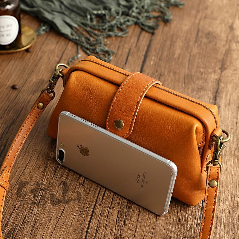 Lady's Retro Handmade Bag - Image 7