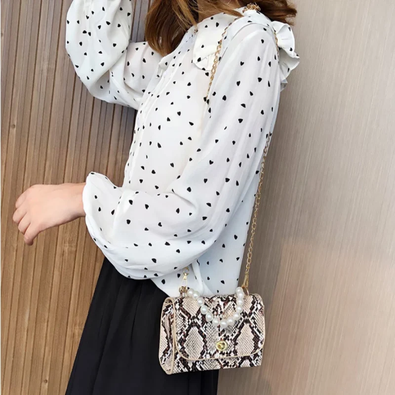 Luxury Designer Wild Serpentine Small Square Crossbody Bags - Image 4