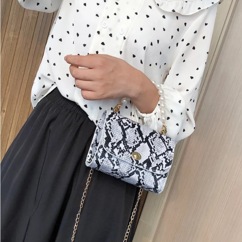 Luxury Designer Wild Serpentine Small Square Crossbody Bags - Image 5