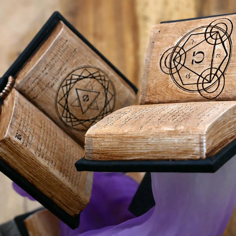 Magic Book Dice Tower - Image 4