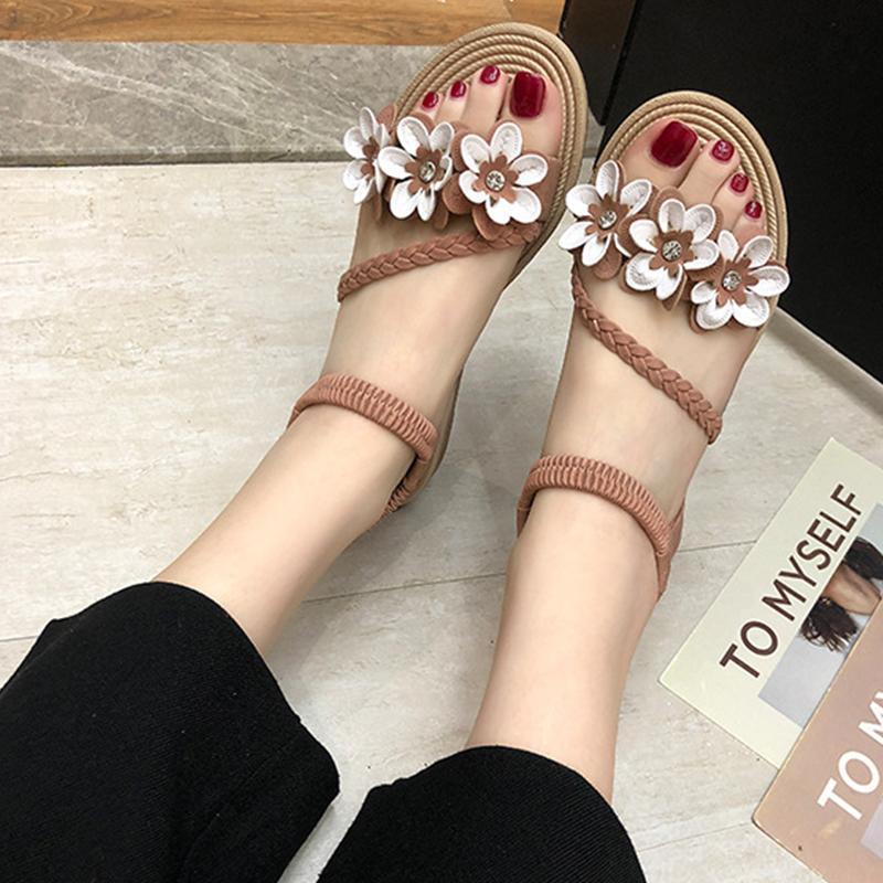 New Women's Sandals With Bohemian Flowers - Image 2