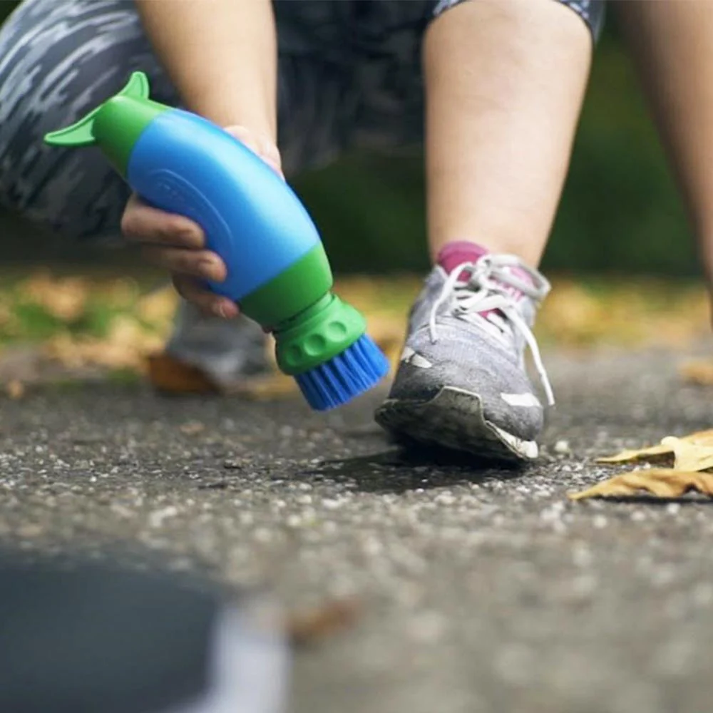 Portable Boot Brush, Clean Your Muddy Footwear - Image 2