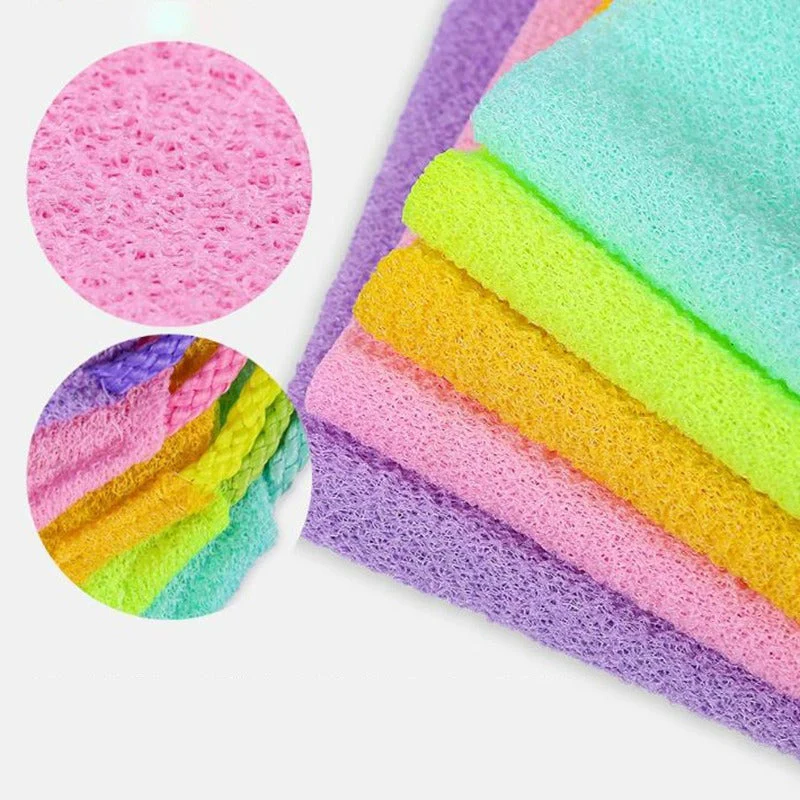 Stretchable Back Rub Bath Towel - Image 4