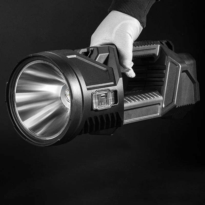 Strong outdoor multi-function LED flashlight - Image 2