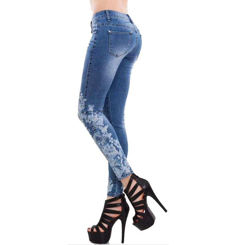 Women Embroidered Slim Fit Jeans - Image 3