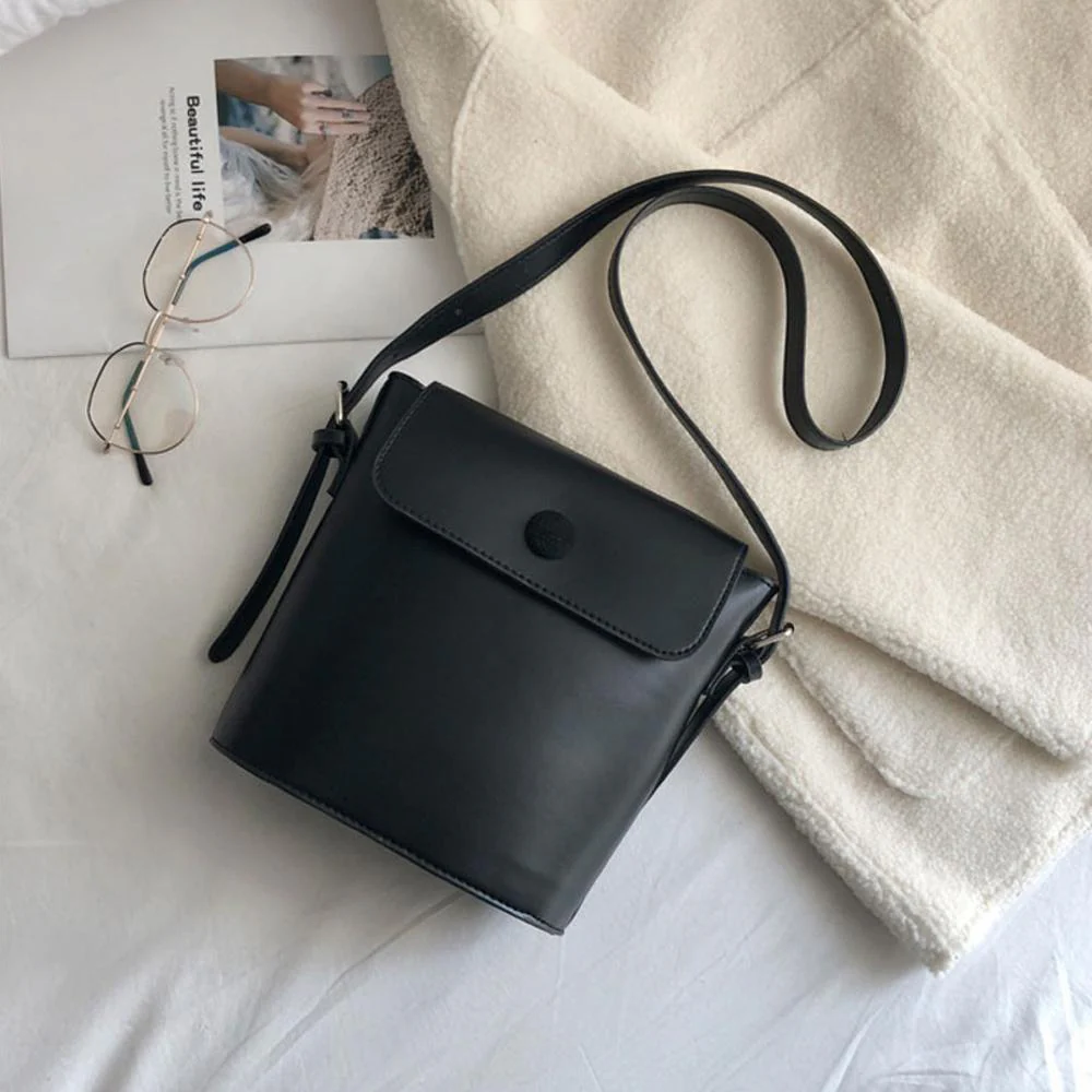Women's Leather Bucket Bag - Image 2