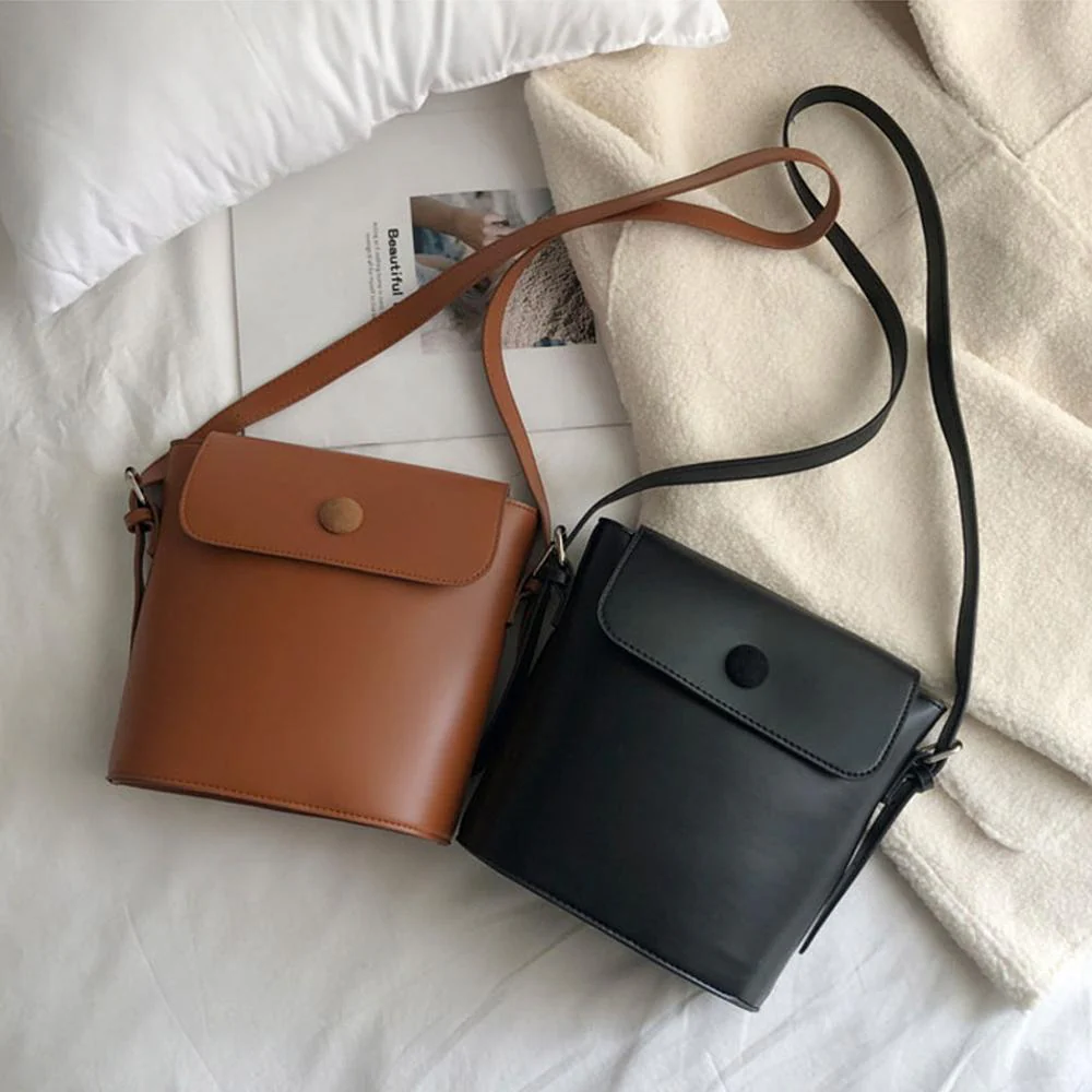 Women's Leather Bucket Bag - Image 4
