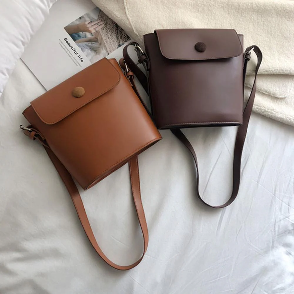 Women's Leather Bucket Bag - Image 5