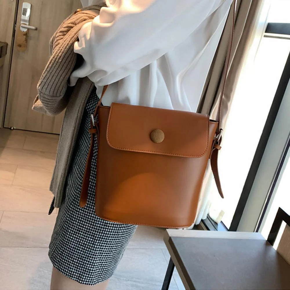 Women's Leather Bucket Bag - Image 8
